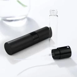 Scenty - Parfum Verstuiver Navulbaar - Mini Parfum Flesje - Reisflesje - Zwart -Parfum Promotiewinkel 1200x1200 210