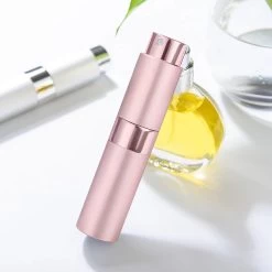 Scenty - Parfum Verstuiver Navulbaar - Mini Parfum Flesje - Reisflesje - Lichtroze -Parfum Promotiewinkel 1200x1200 50