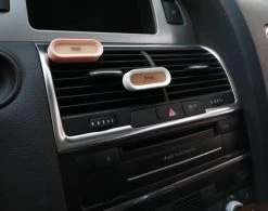 Eco Autoparfum ZWART - 2 Stuks!! - Luxe Auto Luchtverfrisser - Voor Luchtrooster - Autogeur -AutoVerfrisser - Trendy Design - VentilatieroosterMonteerbaar - Herbruikbaar - AutoLuchtje - Geurverfrisser - Eco Friendly - Biologisch Afbreekbaar 9 Eco Autoparfum ZWART - 2 Stuks!! - Luxe Auto Luchtverfrisser - Voor Luchtrooster - Autogeur -AutoVerfrisser - Trendy Design - VentilatieroosterMonteerbaar - Herbruikbaar - AutoLuchtje - Geurverfrisser - Eco Friendly - Biologisch Afbreekbaar -Parfum Promotiewinkel 1200x948